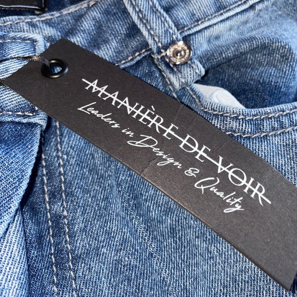 Graphic jeans. Size 8. Trendy and stylish. Never worn. New with tag - Picture 3 of 5